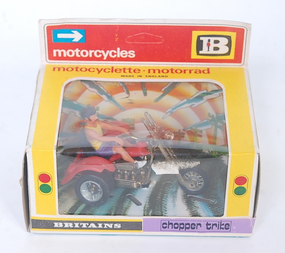 ミニカー BRITAINS MOTORCYCLE Chopper Trike s-l400.jpg