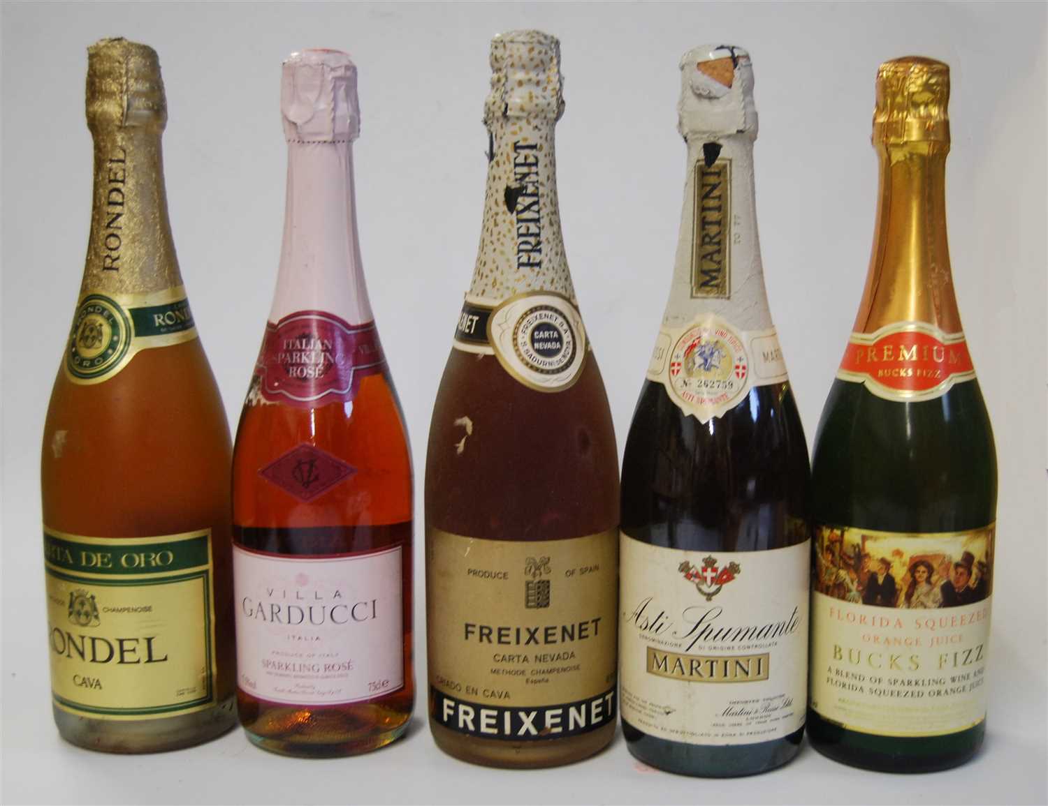 Lot 1163 - Assorted sparkling wines, to include 2x Villa...