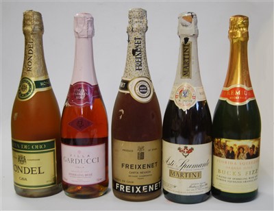 Lot 1163 - Assorted sparkling wines, to include 2x Villa...