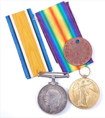 Lot 346 - A WW I British War and Victory duo