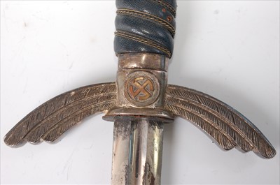 Lot 371 - A German Third Reich 1st pattern Luftwaffe short sword