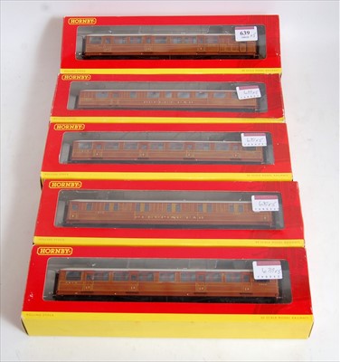 Lot 639 - 5 Hornby later series super detail Gresley...