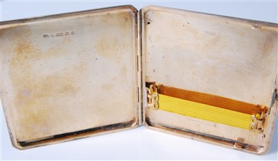 Lot 2249 - A 9ct gold engine turned pocket cigarette case,...