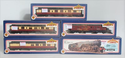 Lot 622 - Bachmann 31-551 BR black class V2 engine and...