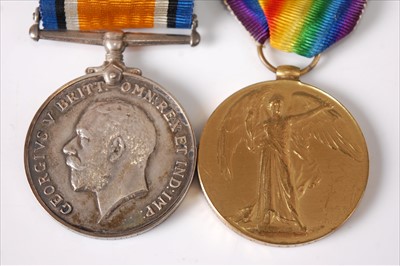 Lot 55 - A WW I British War and Victory duo