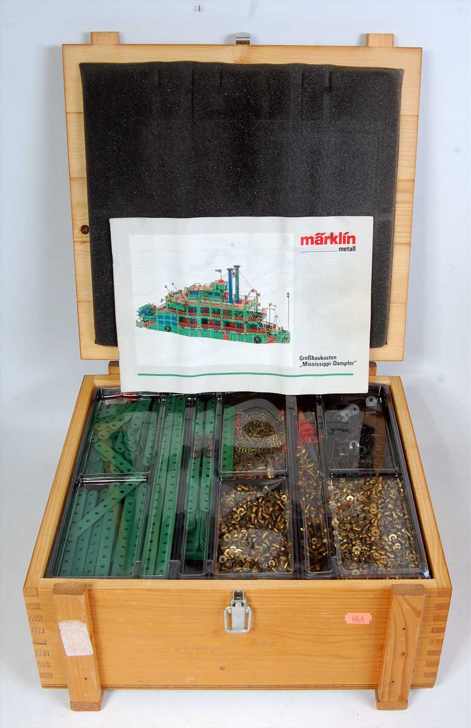 Lot 1491 - A Marklin No.1082 boxed construction kit for a...