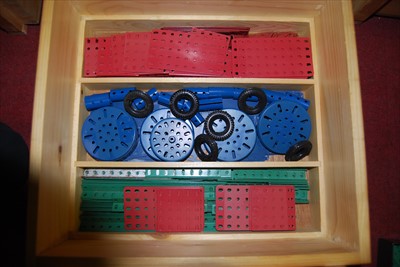 Lot 1491 - A Marklin No.1082 boxed construction kit for a...