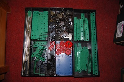 Lot 1491 - A Marklin No.1082 boxed construction kit for a...
