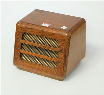 Lot 60 - A 1950s oak cased speaker with brass grille, w....