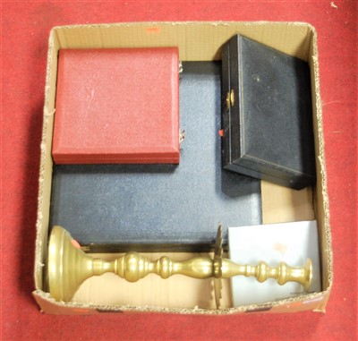 Lot 80 - A box of miscellaneous items, to include cased...