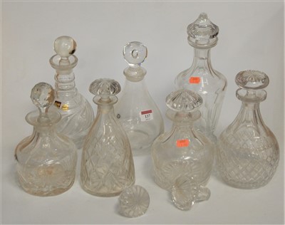 Lot 137 - A collection of glassware to include...