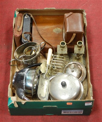 Lot 192 - A box of miscellaneous items to include Kodak...