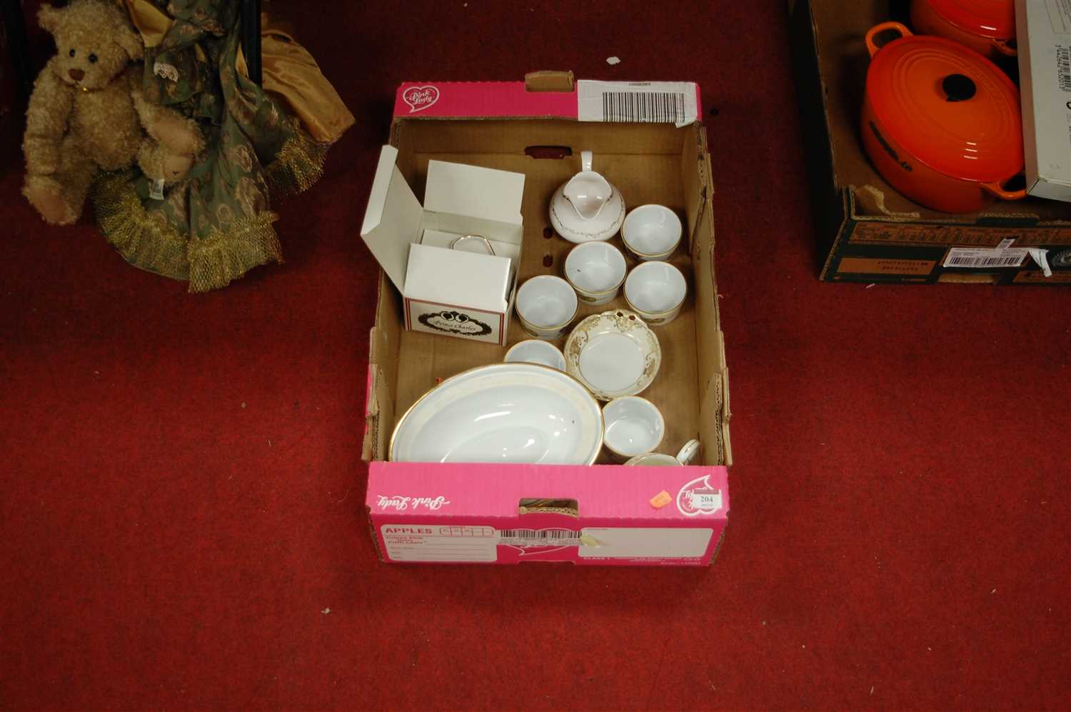 Lot 204 - A box of miscellaneous items to include a...