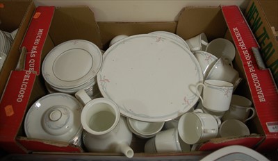 Lot 91 - A Royal Doulton Carnation pattern part tea and...