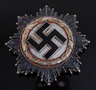 Lot 125 - A German Third Reich Deutches Kreuz