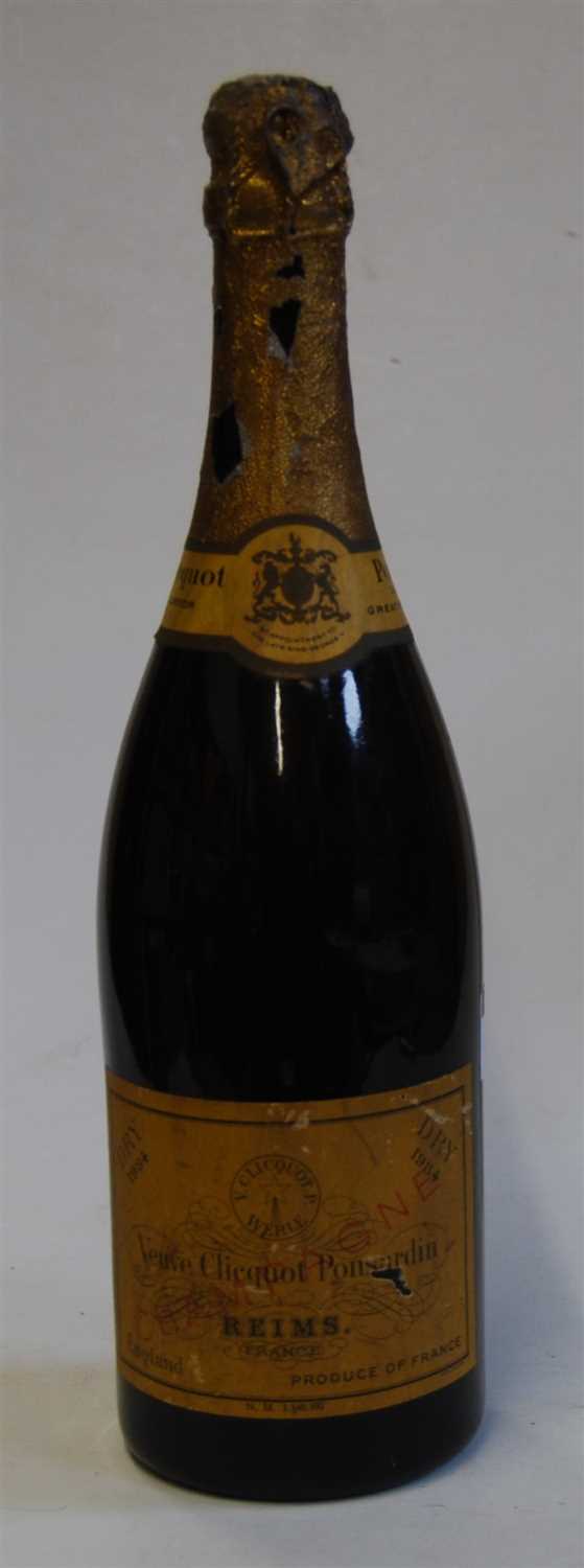 Lot 1180 - Veuve Clicquot Ponsardin, 1934, dry champagne,...