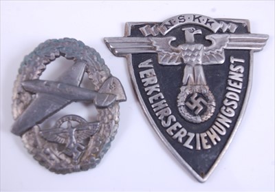 Lot 352 - A German N.S.F.K. Glider badge