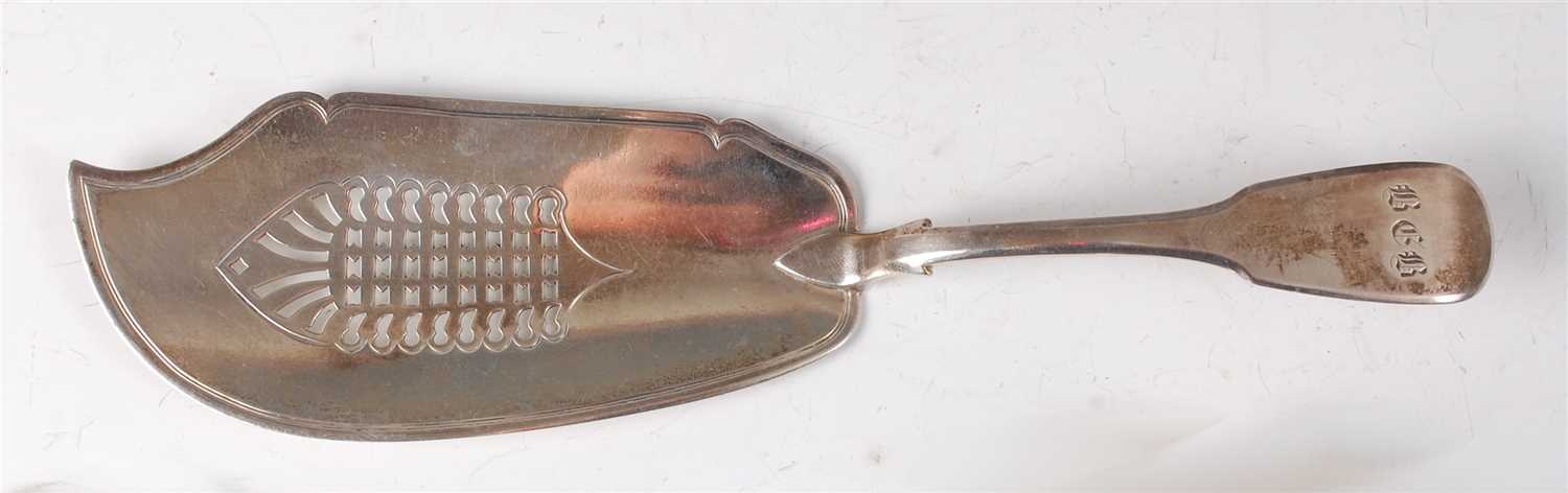 Lot 2109 - A late Georgian silver fish slice, with...