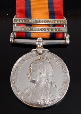 Lot 264 - A Queen's South Africa medal (1899-1902)