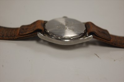 Lot 67 - A gentleman's British military issue steel cased wristwatch