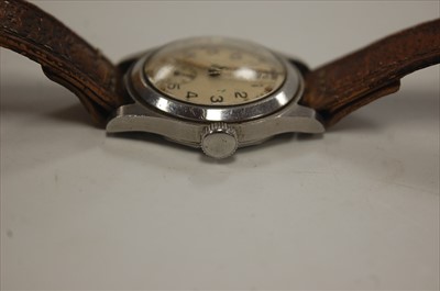 Lot 67 - A gentleman's British military issue steel cased wristwatch
