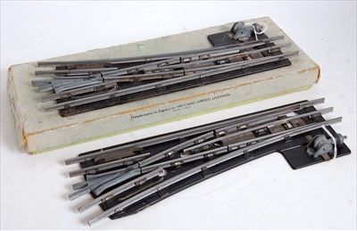 Lot 454 - Hornby 1938-41 pair of points for solid steel...