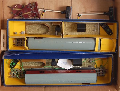 Lot 665 - Tray containing 2 Hornby Dublo 3-rail TPO sets,...