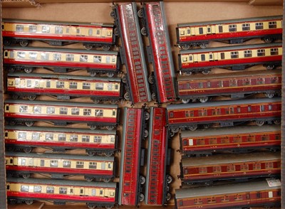 Lot 667 - Tray containing 9 Hornby Dublo Stanier LMS...