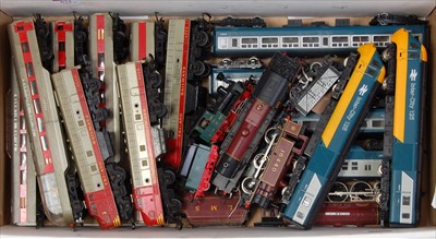 Lot 673 - Mixed collection of model railway items...