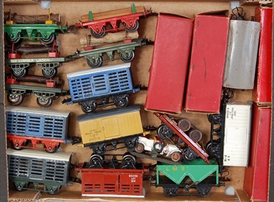 Lot 363 - Large tray containing 18 Hornby wagons,...