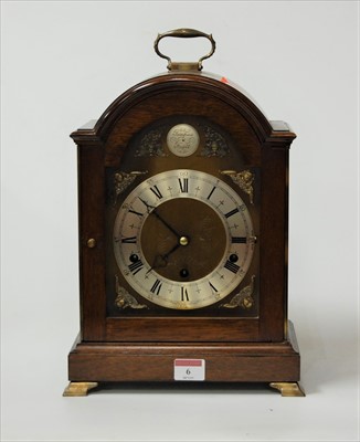 Lot 6 - A modern mahogany cased bracket clock having...
