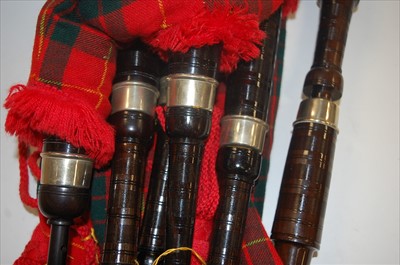 Lot 90 - A set of bagpipes