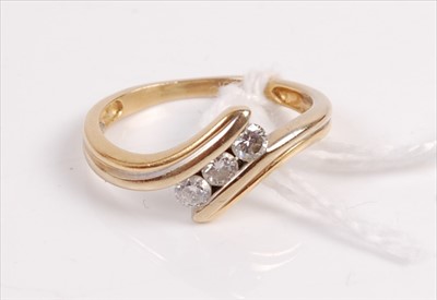 Lot 316 - A yellow metal diamond wishbone ring, centre...