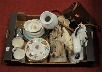 Lot 188 - A box of miscellaneous items to include Royal...
