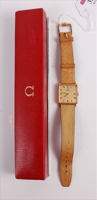 Lot 357 - A gents 9ct gold cased Omega Deville wrist...