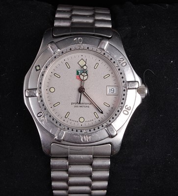 Lot 386 - A Tag Heuer gent's stainless steel...