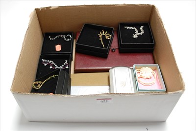 Lot 622 - A box of miscellaneous costume jewellery, to...