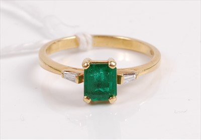 Lot 402 - A contemporary 18ct gold, emerald and diamond...