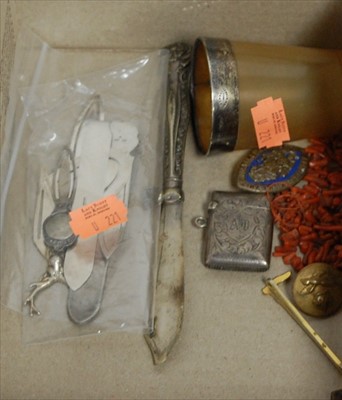 Lot 701 - A box of miscellaneous items, to include...