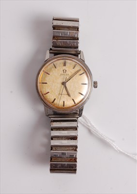 Lot 439 - A vintage gent's Omega automatic Seamaster,...