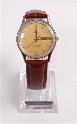 Lot 451 - A gent's steel cased Omega Seamaster quartz...