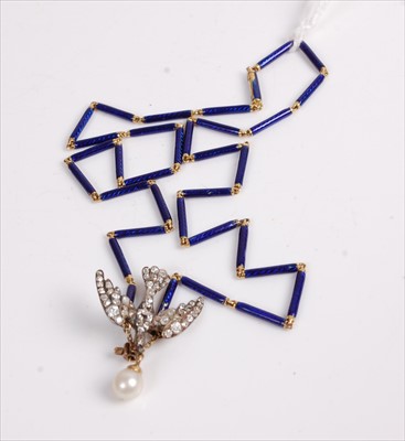 Lot 455 - A Victorian diamond set swallow brooch, the...