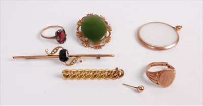 Lot 480 - Mixed lot, to include 9ct gent's signet ring...