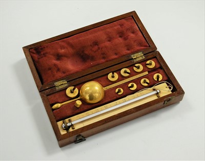 Lot 657 - An early 20th century mahogany cased...