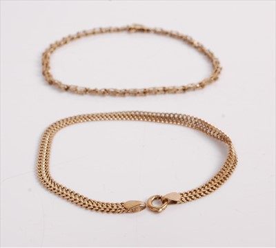 Lot 486 - A 9ct gold flatlink bracelet, 3.7g, length...