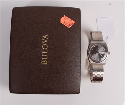 Lot 544 - A gent's steel cased Bulova Acutron quartz...