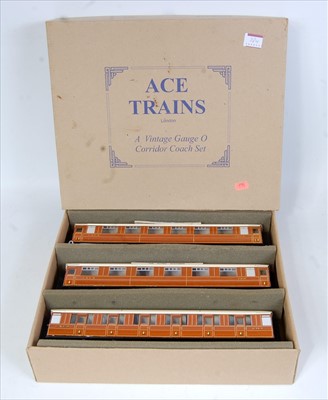 Lot 384 - ACE Trains set of 3 LNER teak Gresley coaches,...