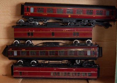 Lot 448 - Tray containing 4 LMS coaches , Bassett Lowke...