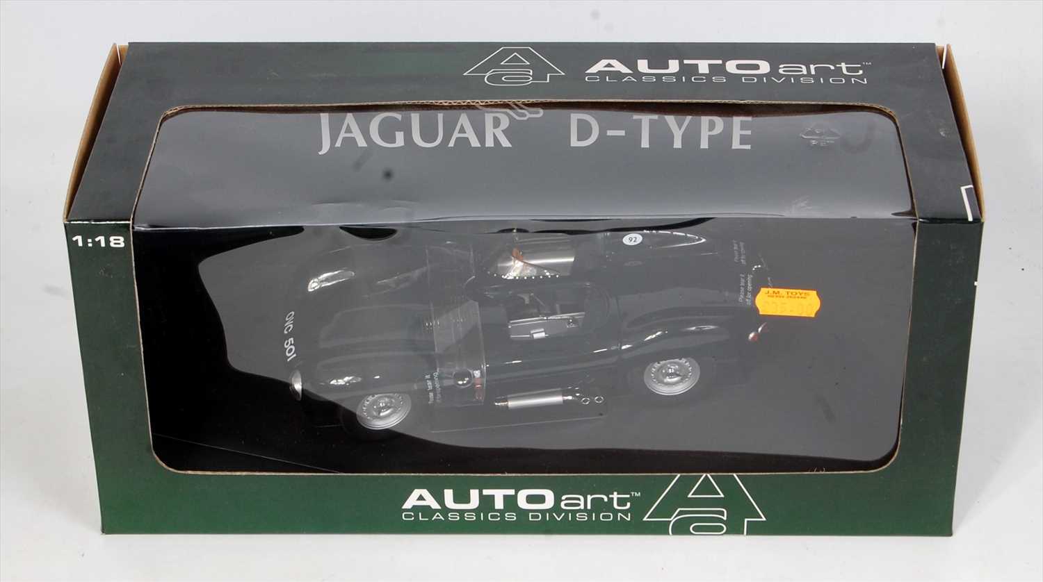Lot 2525 - An Auto Art Classics Divisions Model No. 73561...