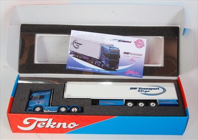 Lot 2552 - A Tekno 1/50 scale model of a DW Transport...